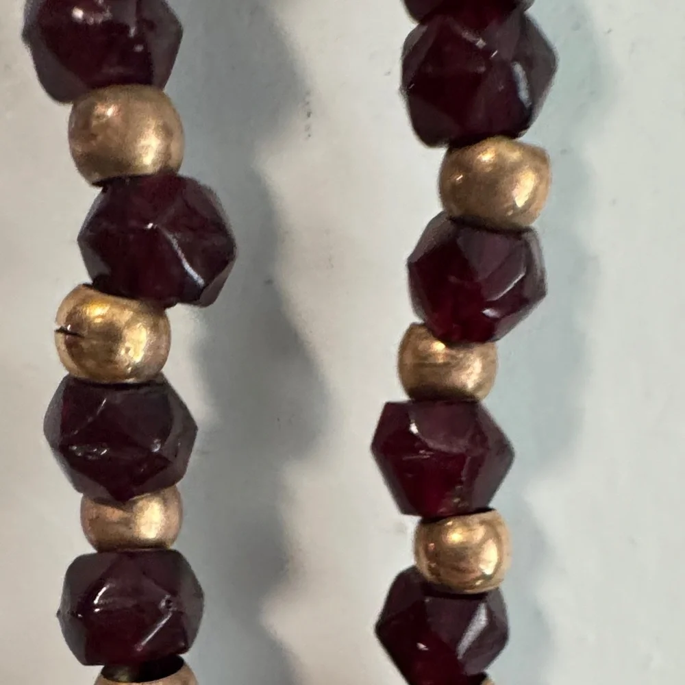 Vintage Beaded Necklace in Deep Red and Gold Toned Beads - Picture 7 of 8